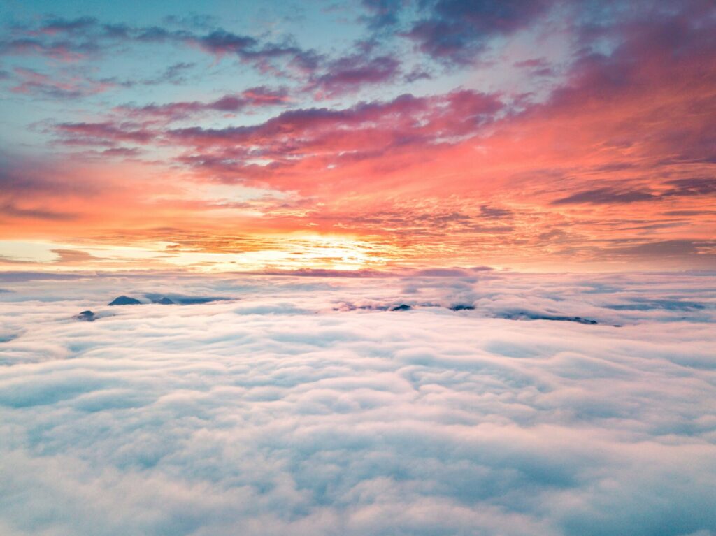 Himmel mit Wolken als Symbolbild für den Blogbeitrag "Cloud-Storage für DAM"