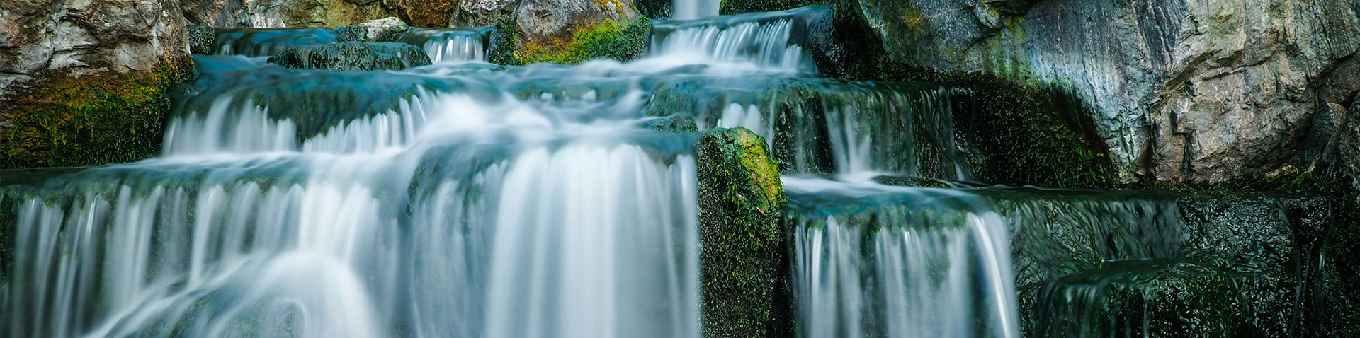 Waterfalls as symbolic image for article "Syndication of product data"