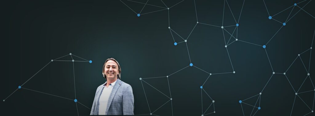 apollon-CEO Norbert Weckerle vor einer grafischen Netzwerkstruktur — Titelbild zur Podcast-Folge über Agentic Commerce