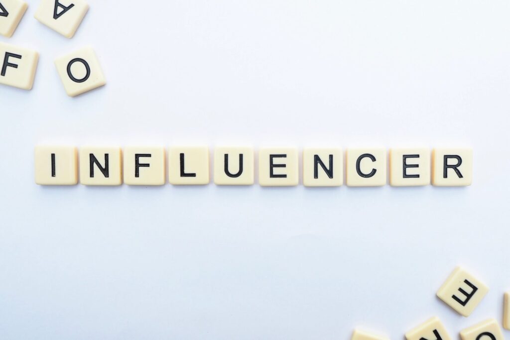 Symbolbild für Influencer Marketing für Blogartikel "15 Möglichkeiten, den Traffic auf Deiner Website zu steigern"